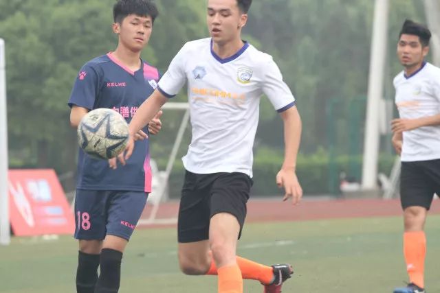 裁判争议再现！李刚仁应红牌 巴尔韦德受伤无辜